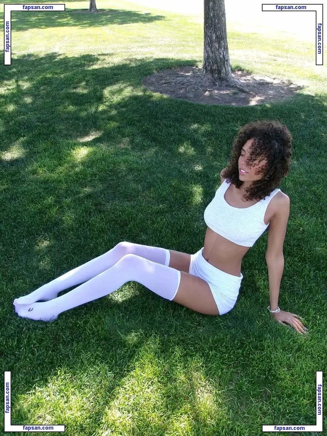 ttahlula голая фото #0002 с Онлифанс