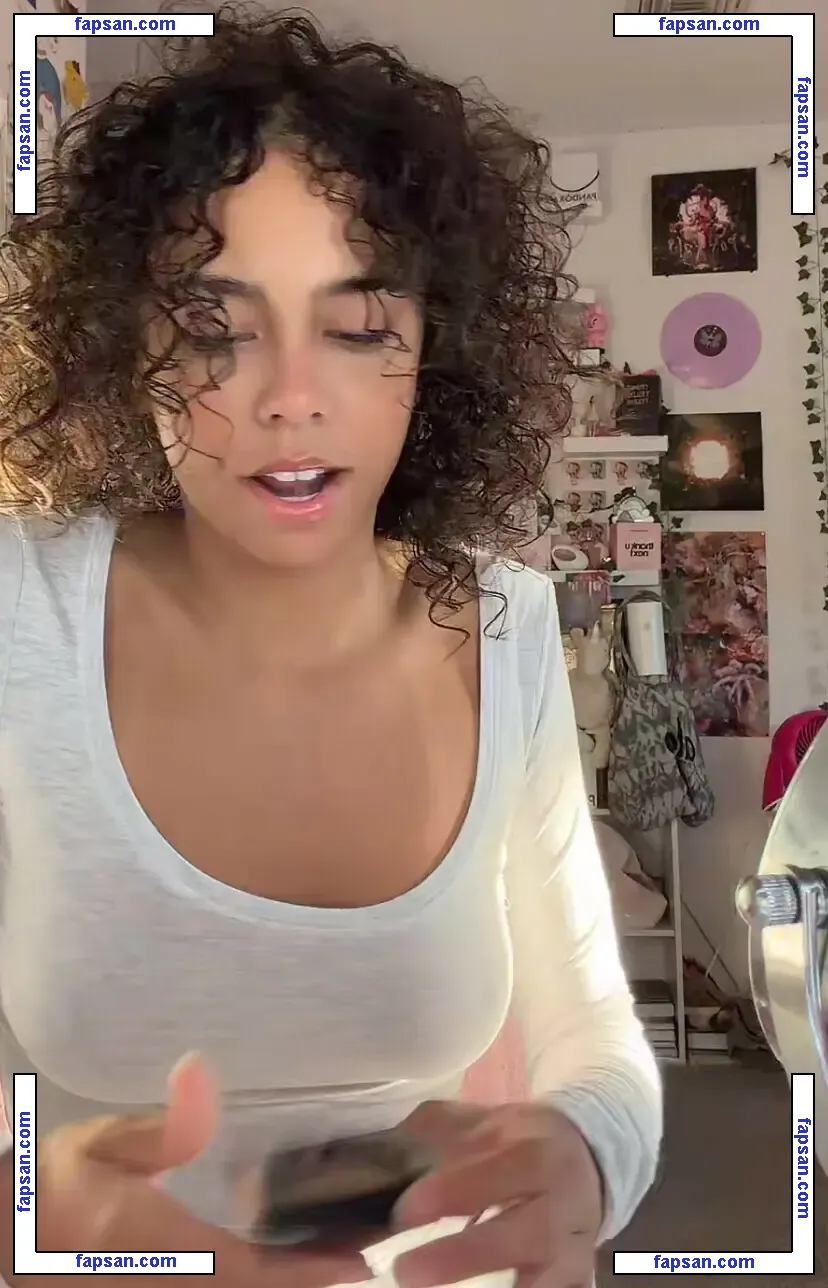 ttahlula голая фото #0025 с Онлифанс