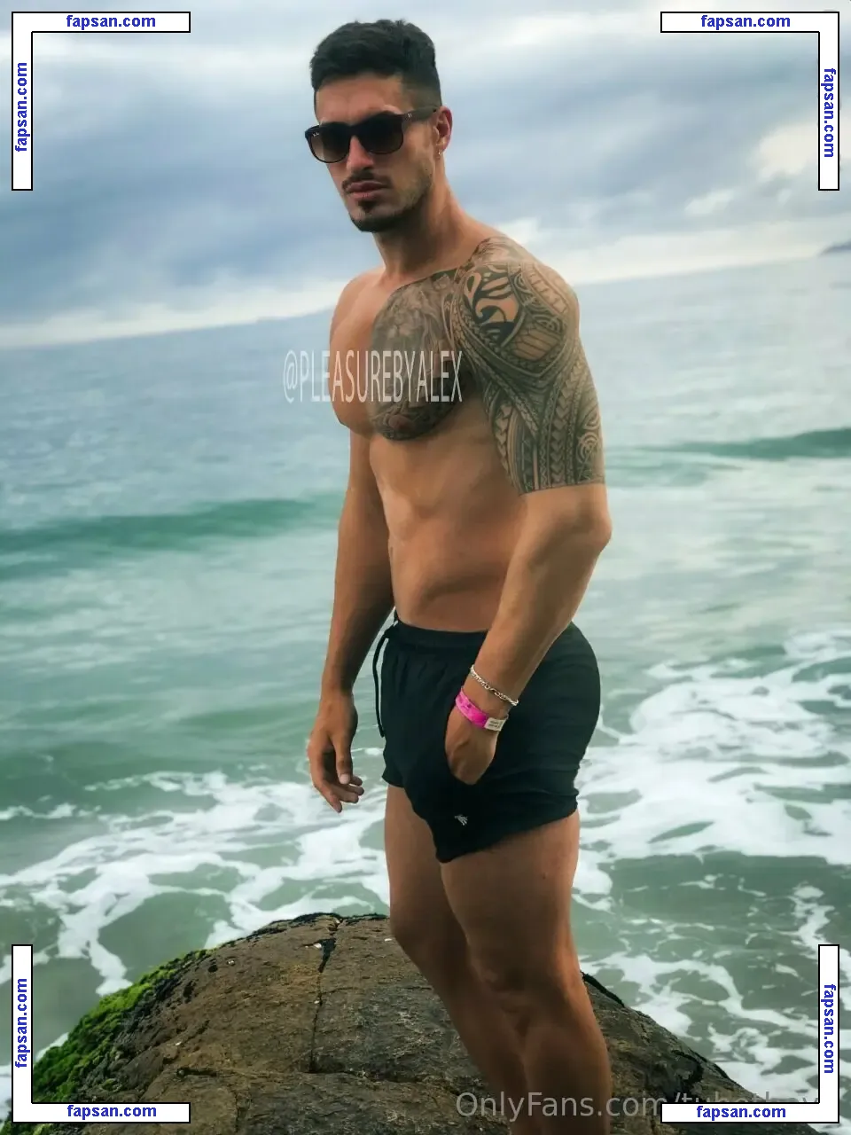 tuhotboy1 nude photo #0005 from OnlyFans