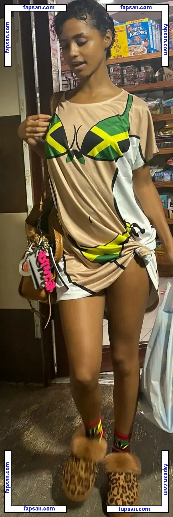Tyla nude photo #0297 from OnlyFans