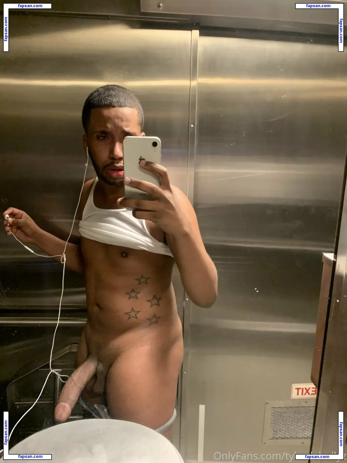 tylerbandsome nude photo #0012 from OnlyFans