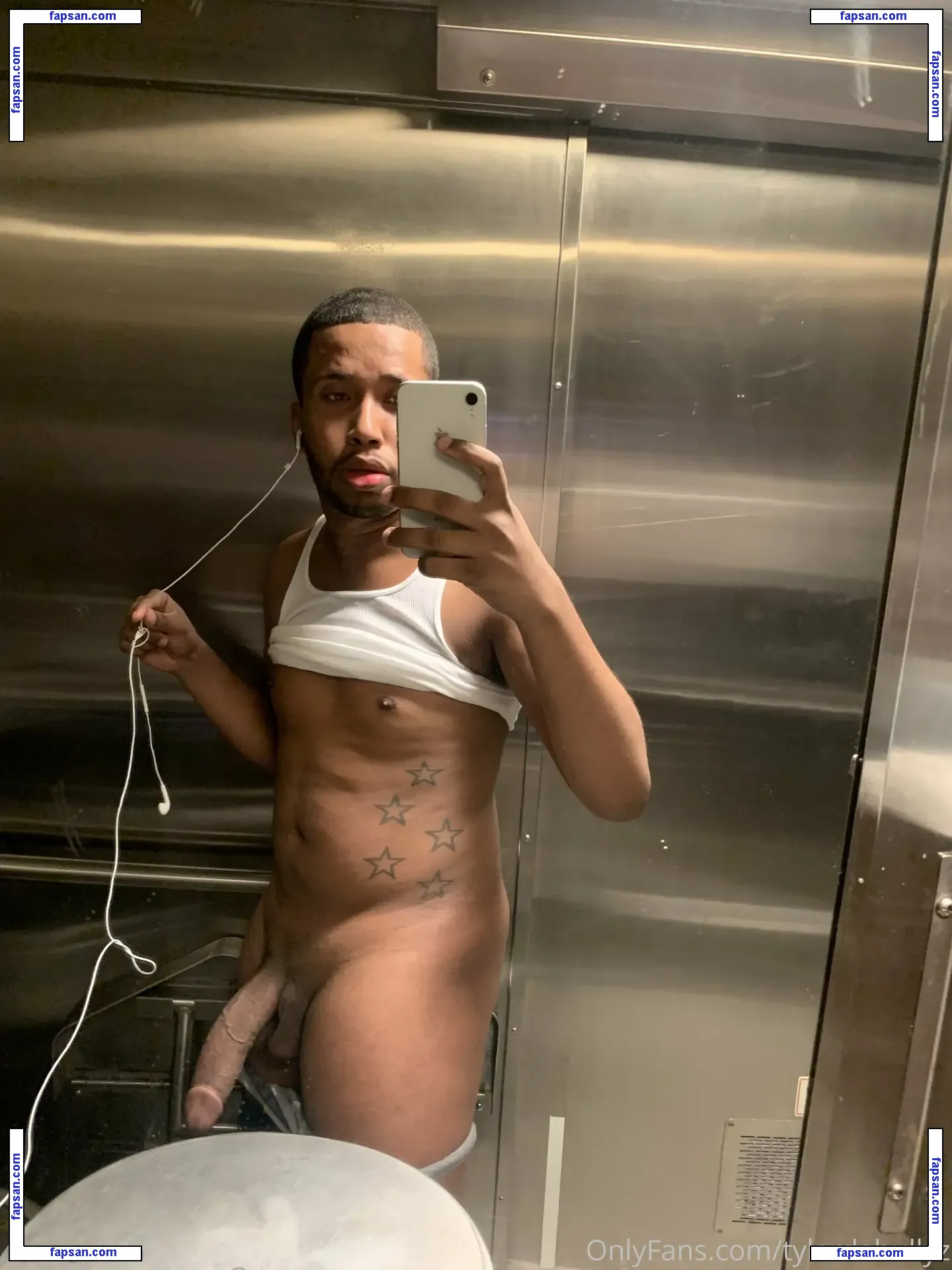 tylerbandsome nude photo #0017 from OnlyFans