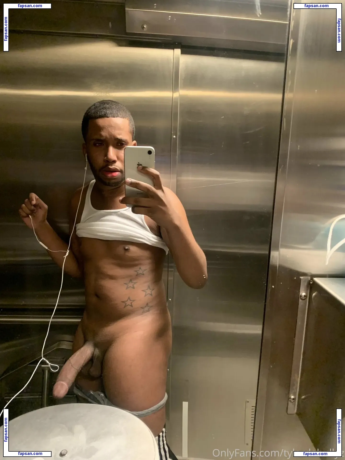 tylerbandsome nude photo #0018 from OnlyFans