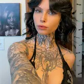 Tyniquewebster голая #0010