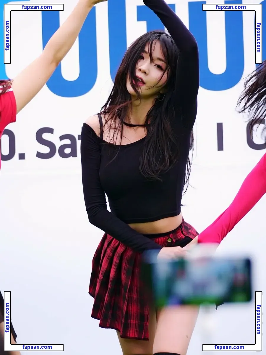 tyongeee nude photo #0008 from OnlyFans