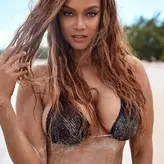 Tyra Banks голая #0205