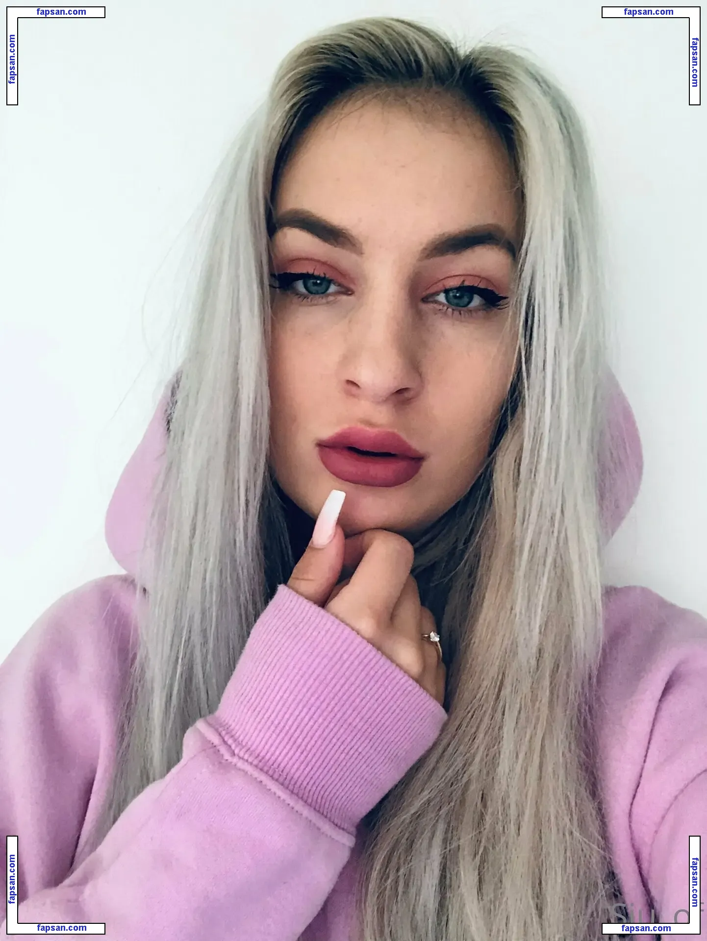 u130791166 nude photo #0017 from OnlyFans