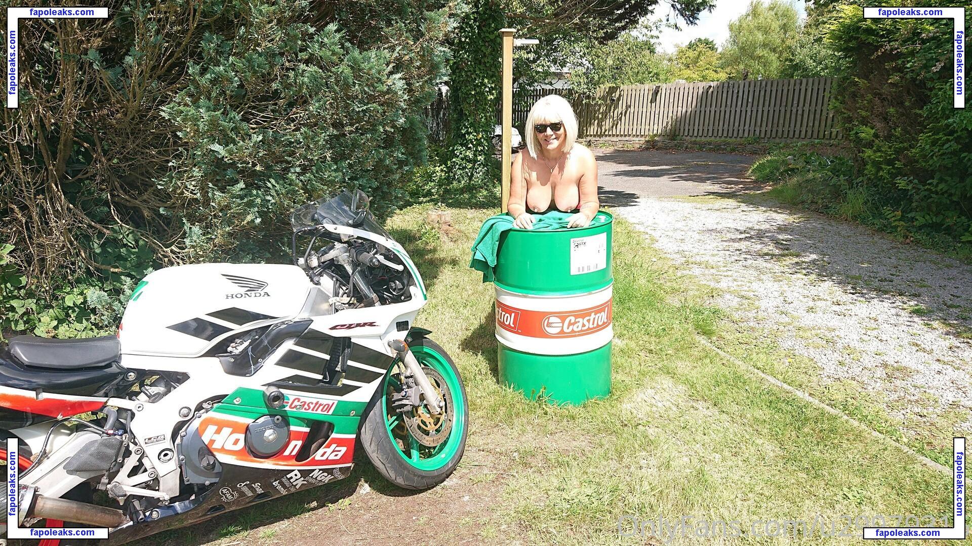 u29979316 / girly.biker.stuff nude photo #0024 from OnlyFans