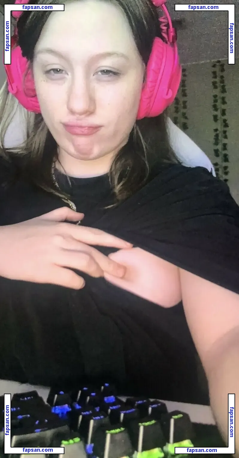 UhhKelsie nude photo #0006 from OnlyFans