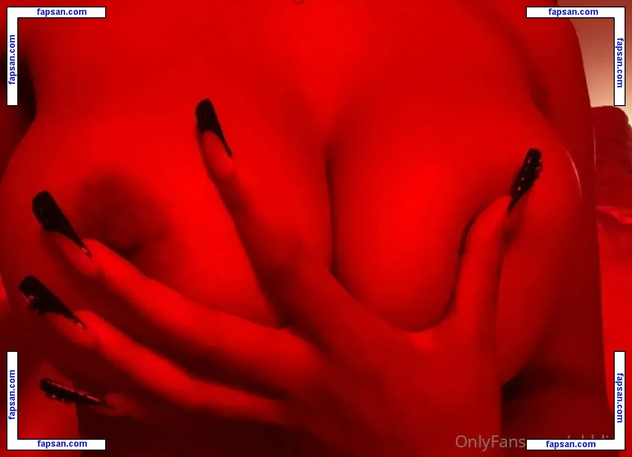Uhhliar nude photo #0030 from OnlyFans