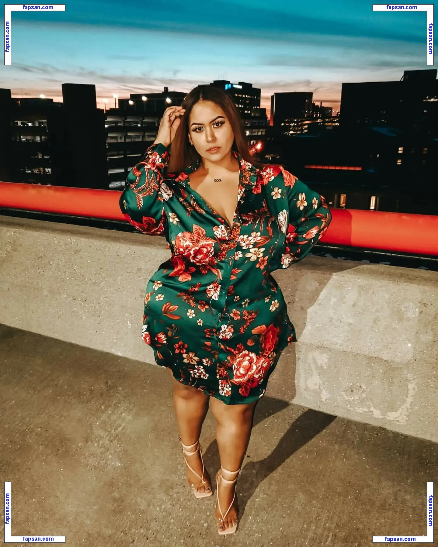 Uilani Babe голая фото #0003 с Онлифанс