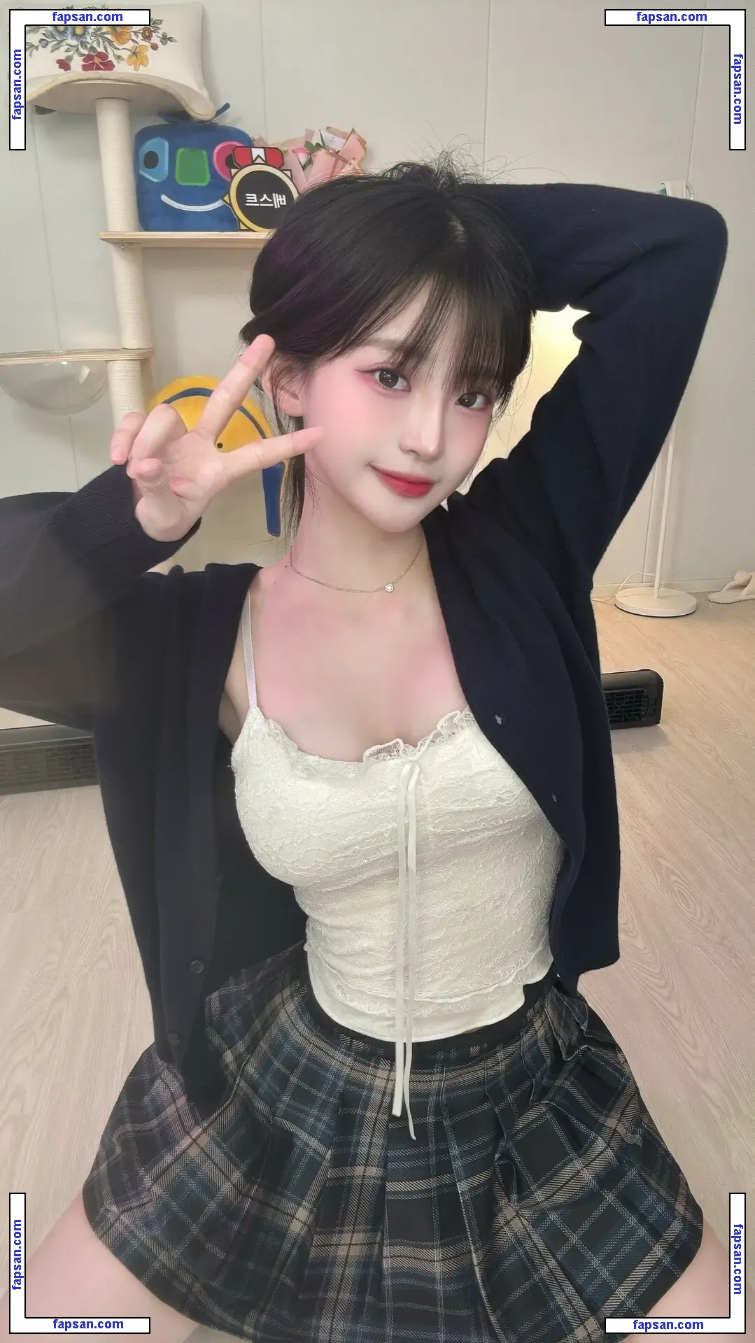 u_jjung007 nude photo #0003 from OnlyFans