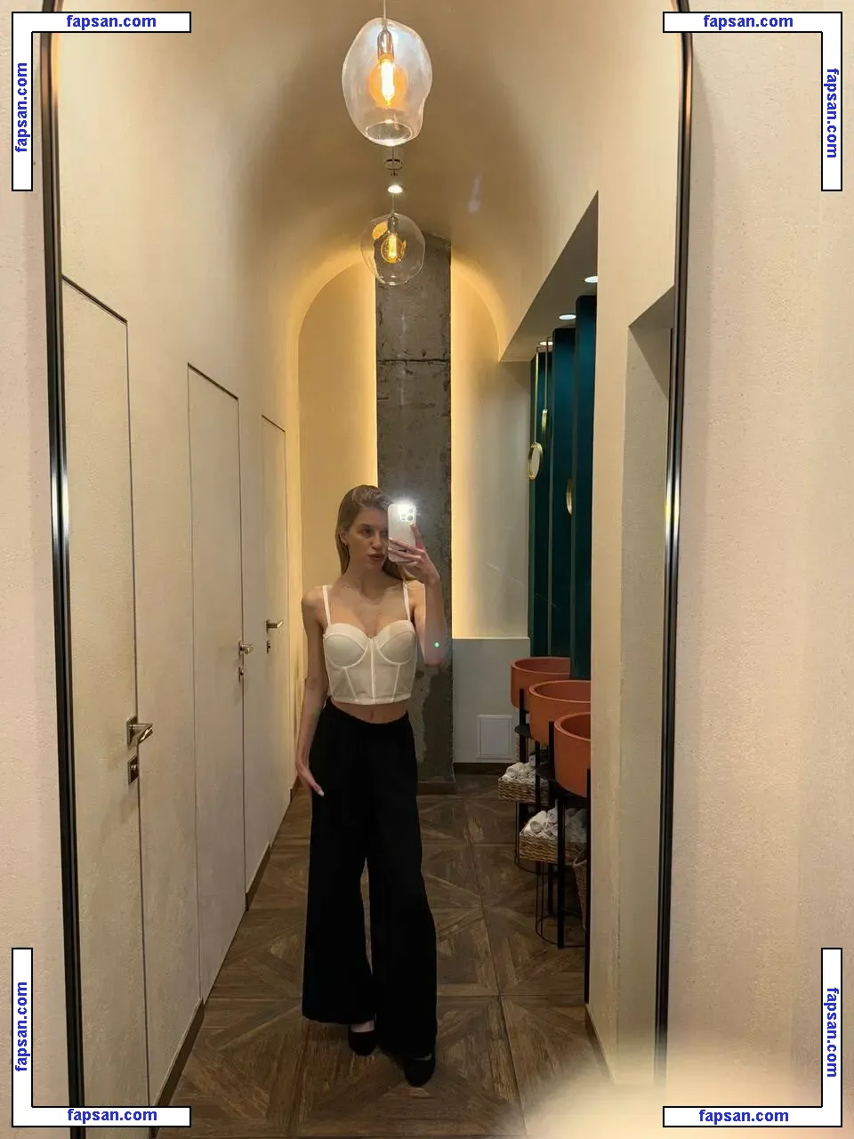 Ukraine Mega голая фото #0285 с Онлифанс