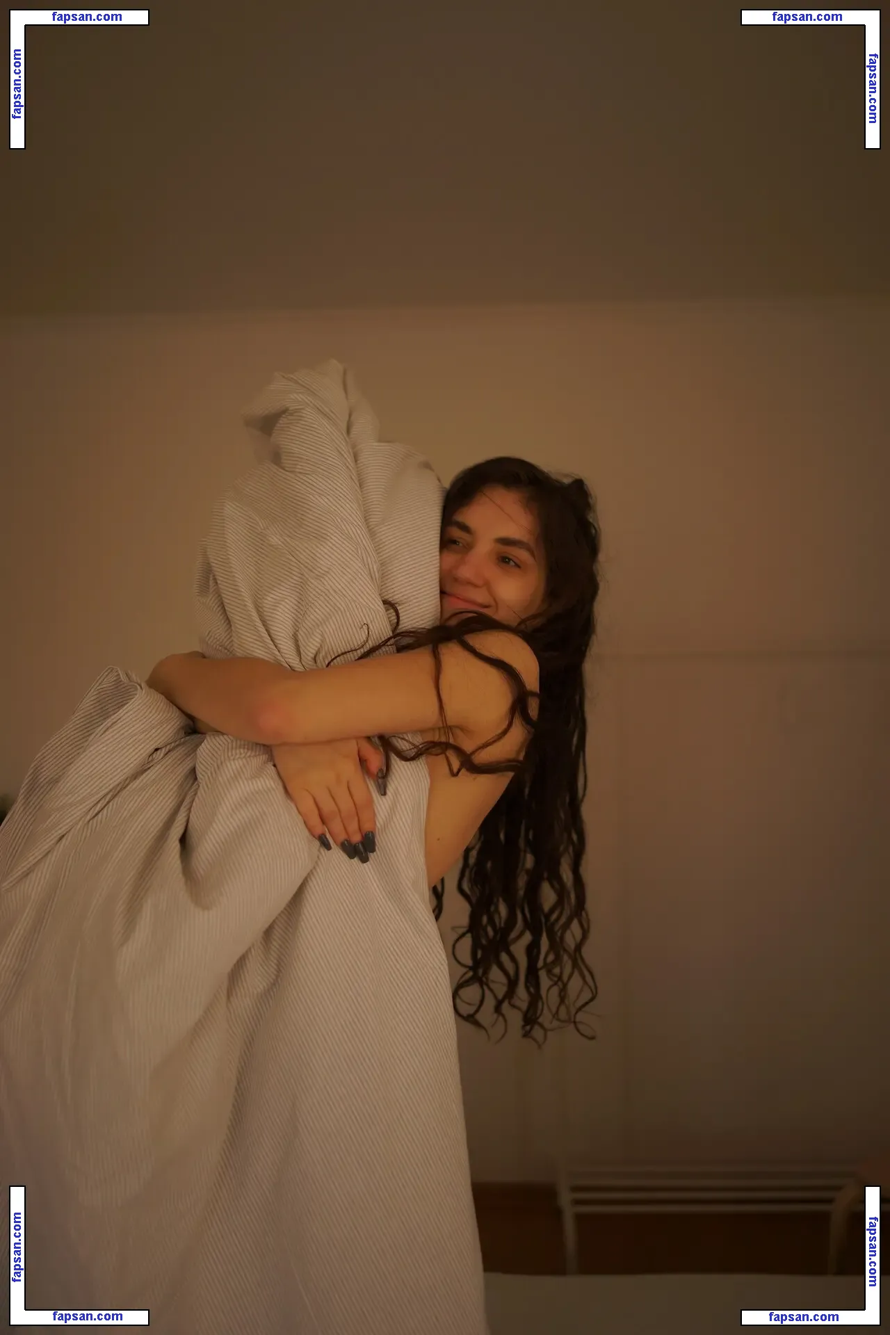 ulanakisska голая фото #0020 с Онлифанс