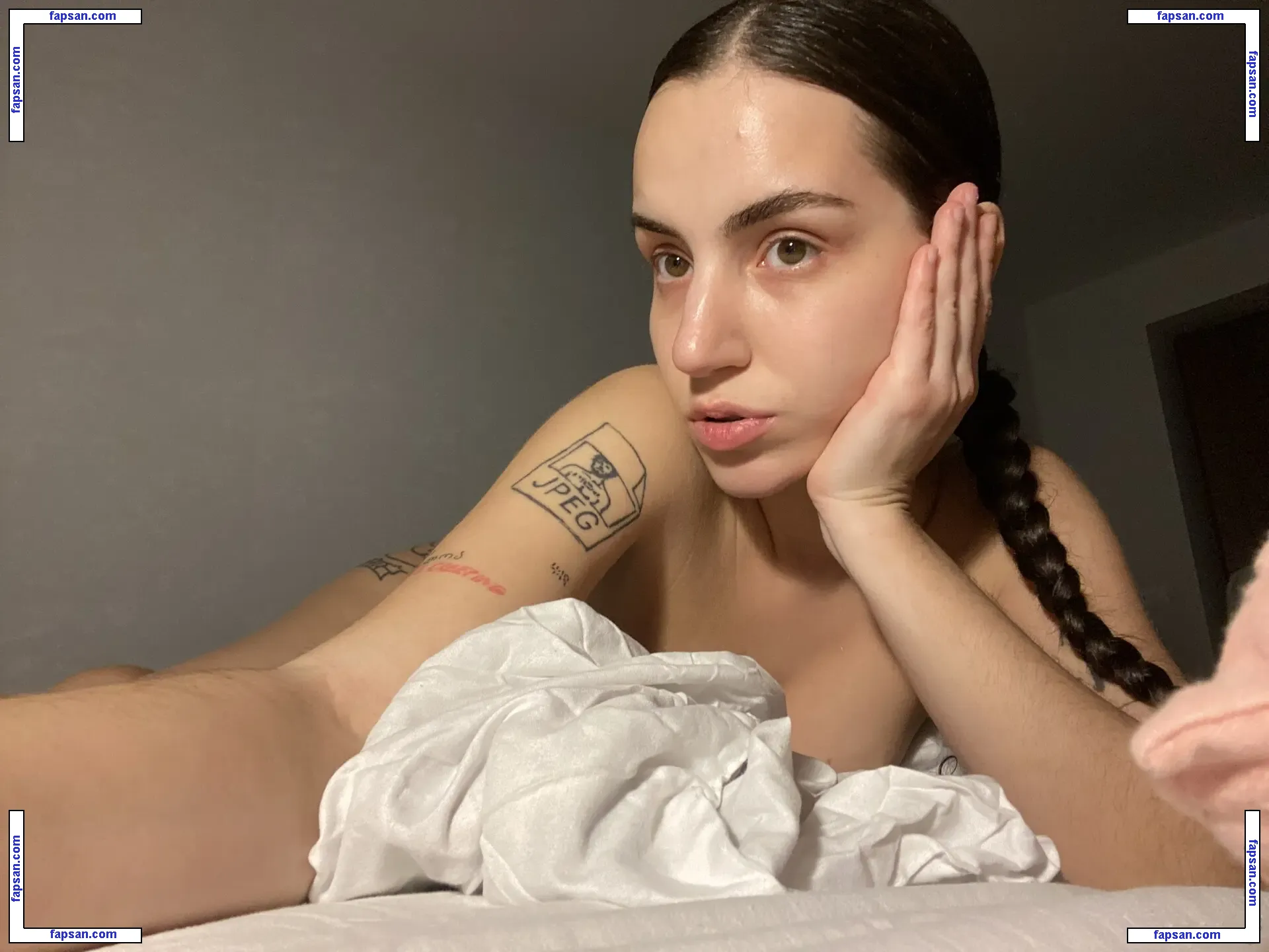 ulanakisska голая фото #0075 с Онлифанс