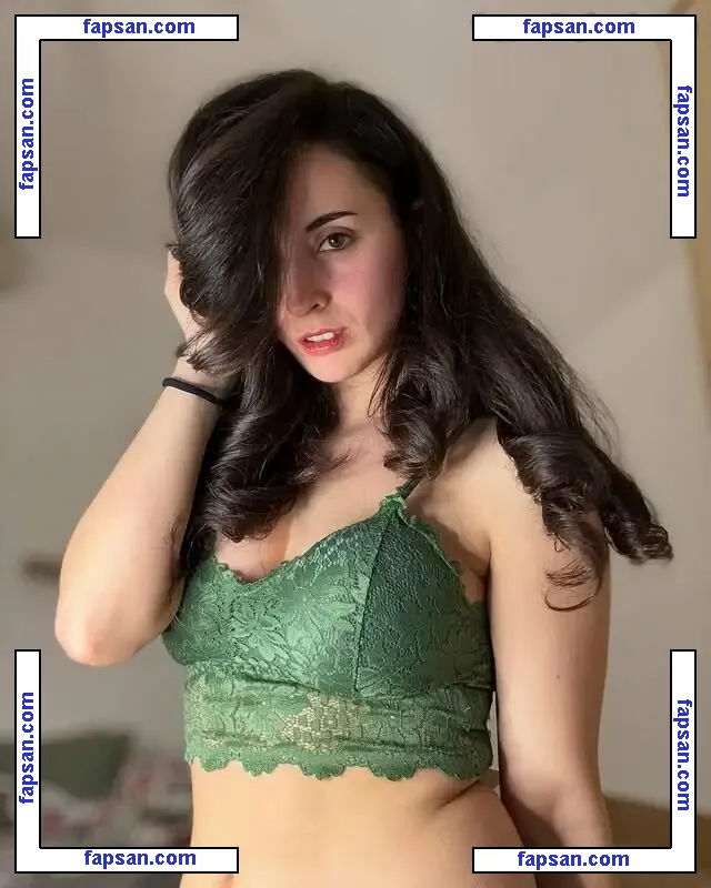 Unasemplicefra nude photo #0002 from OnlyFans