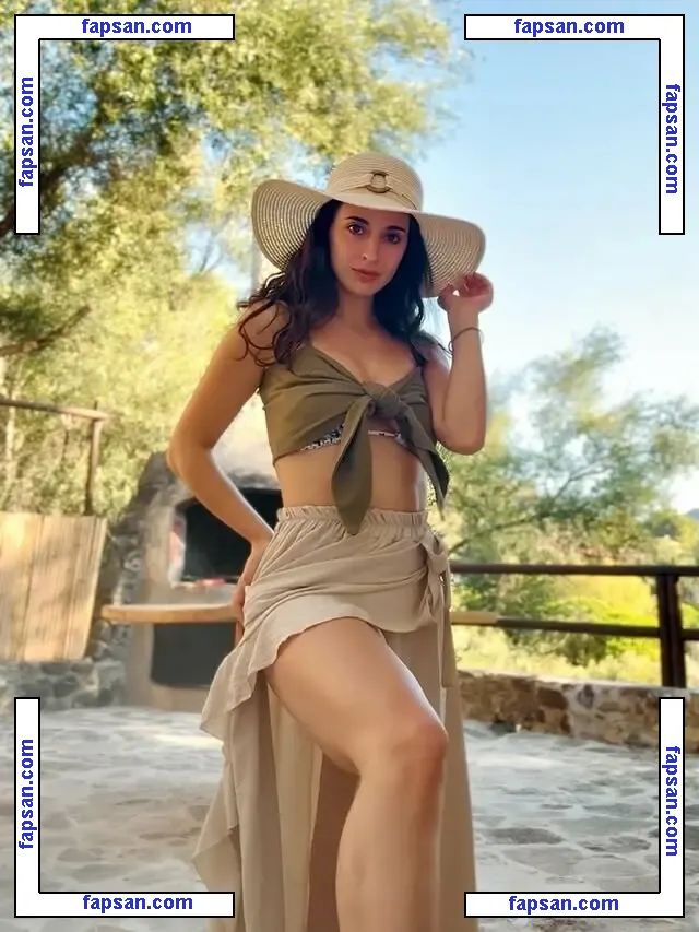 Unasemplicefra nude photo #0009 from OnlyFans