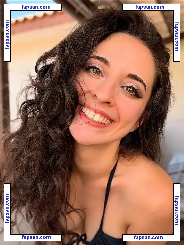 Unasemplicefra nude photo #0010 from OnlyFans