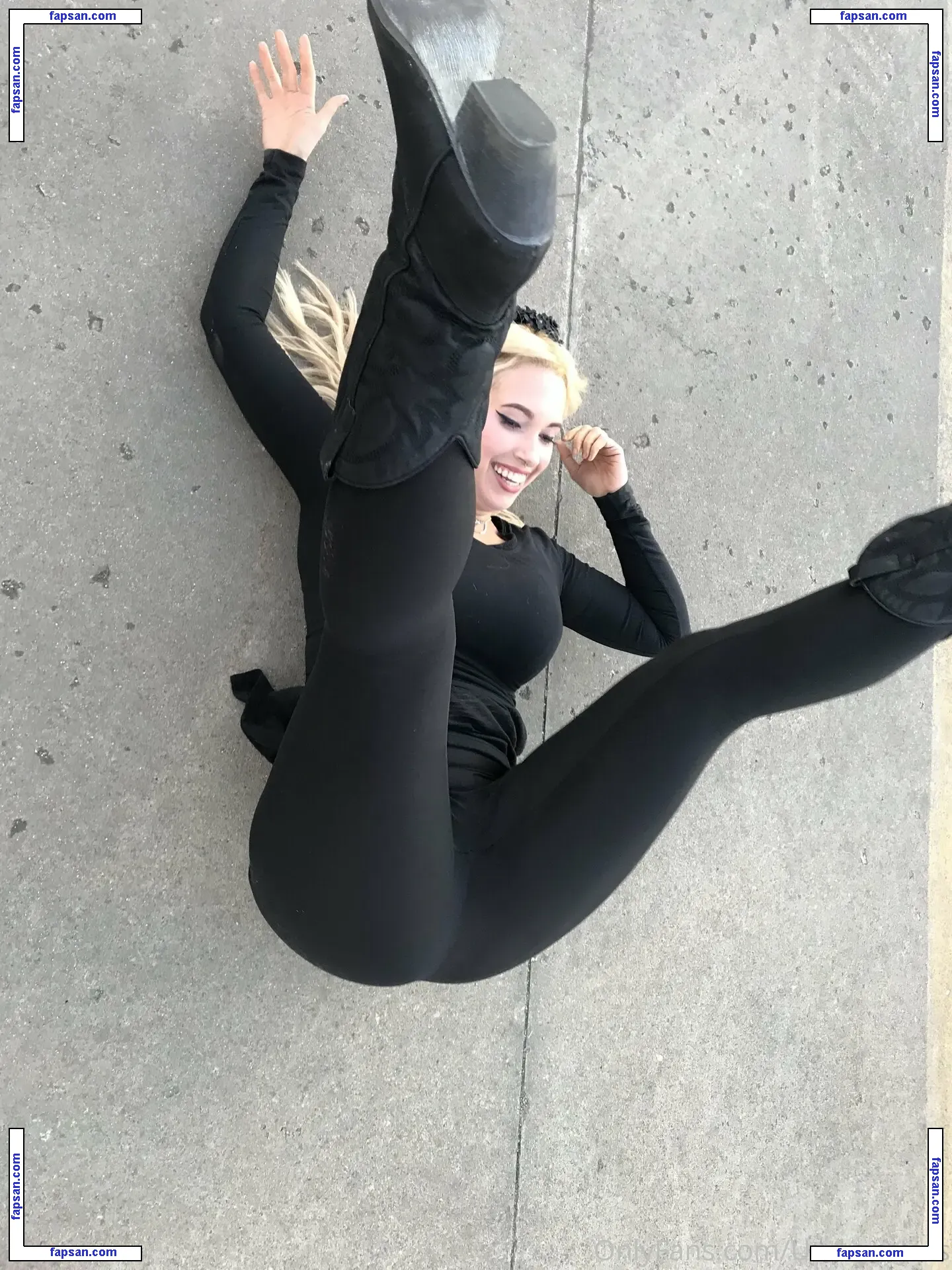 undressjess nude photo #0009 from OnlyFans