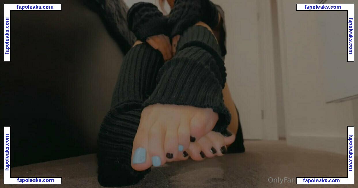 unigirlfeet / unigirlsfeet nude photo #0003 from OnlyFans