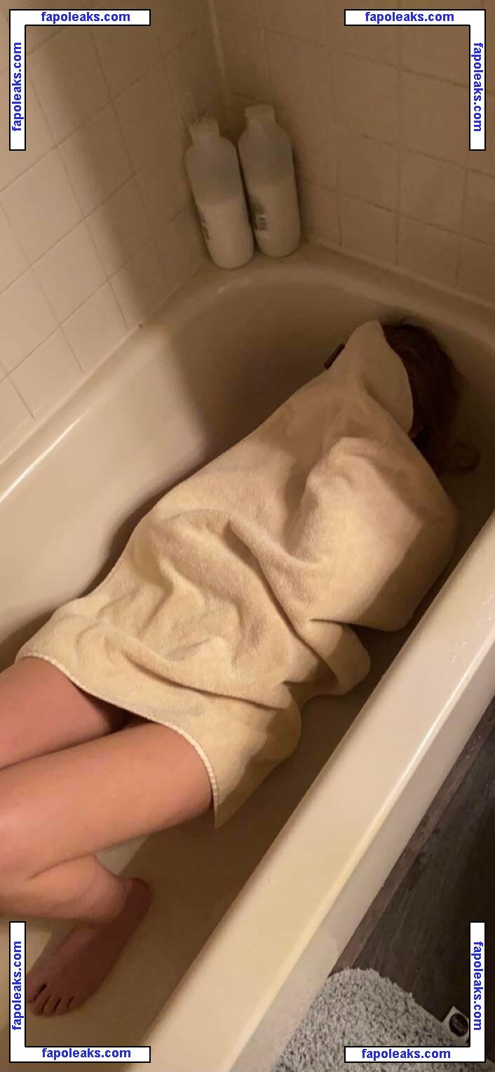 Useless-cum-bucket / Olivia Green nude photo #0010 from OnlyFans