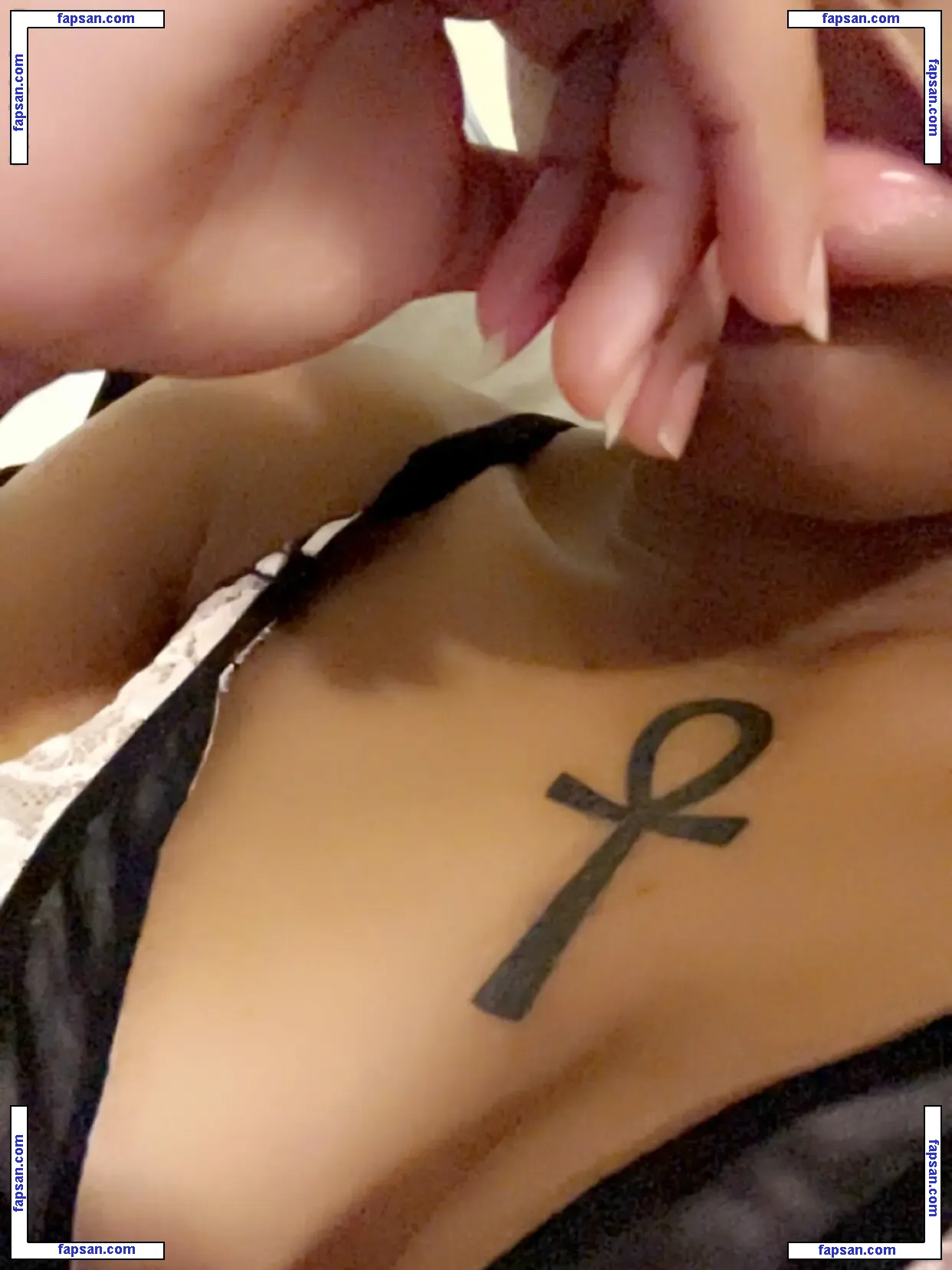 user1937926397 голая фото #0001 с Онлифанс