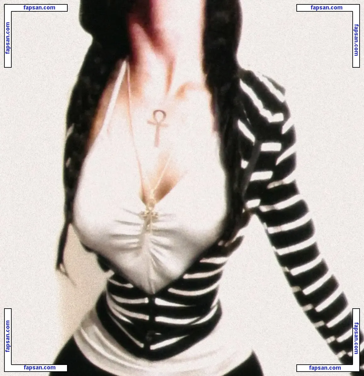 user1937926397 голая фото #0003 с Онлифанс