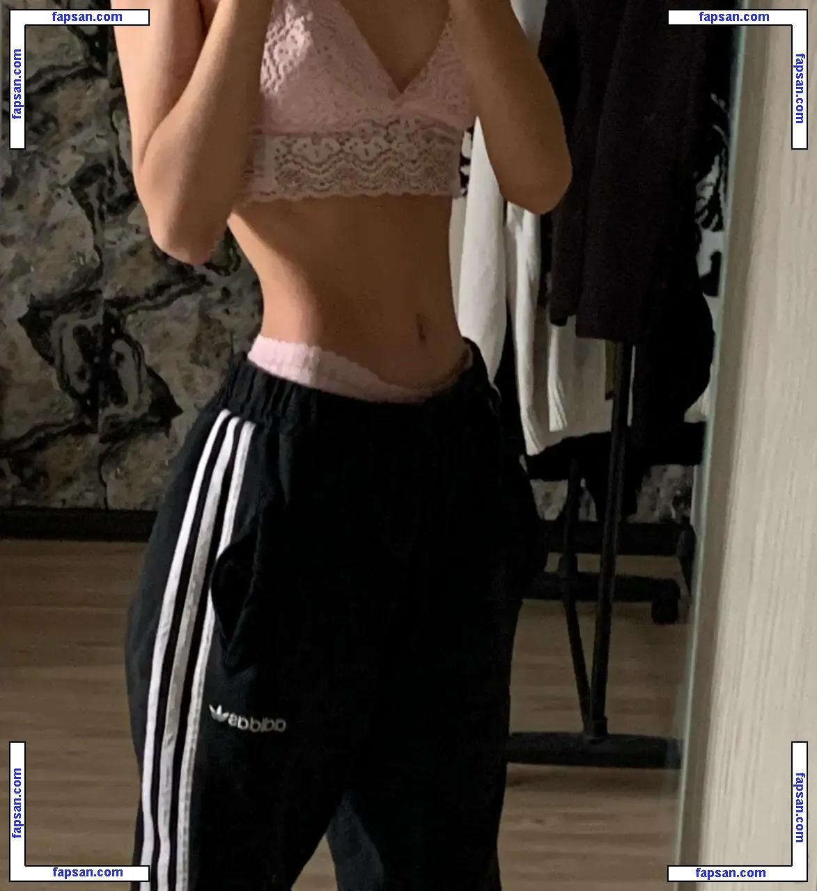 ushkoluv nude photo #0004 from OnlyFans