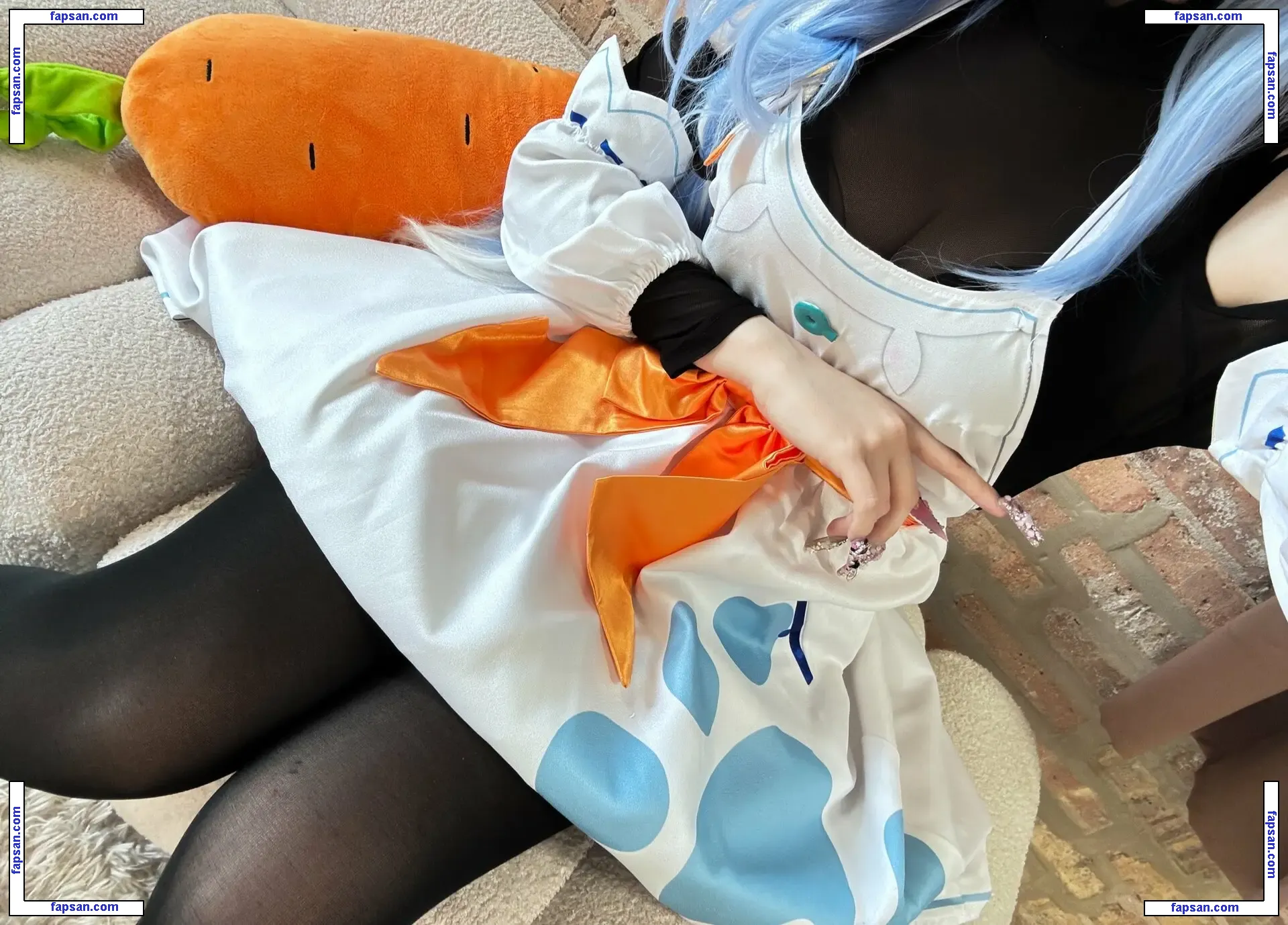 Uzileks nude photo #0043 from OnlyFans
