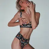 v3lourvix3n голая #0015