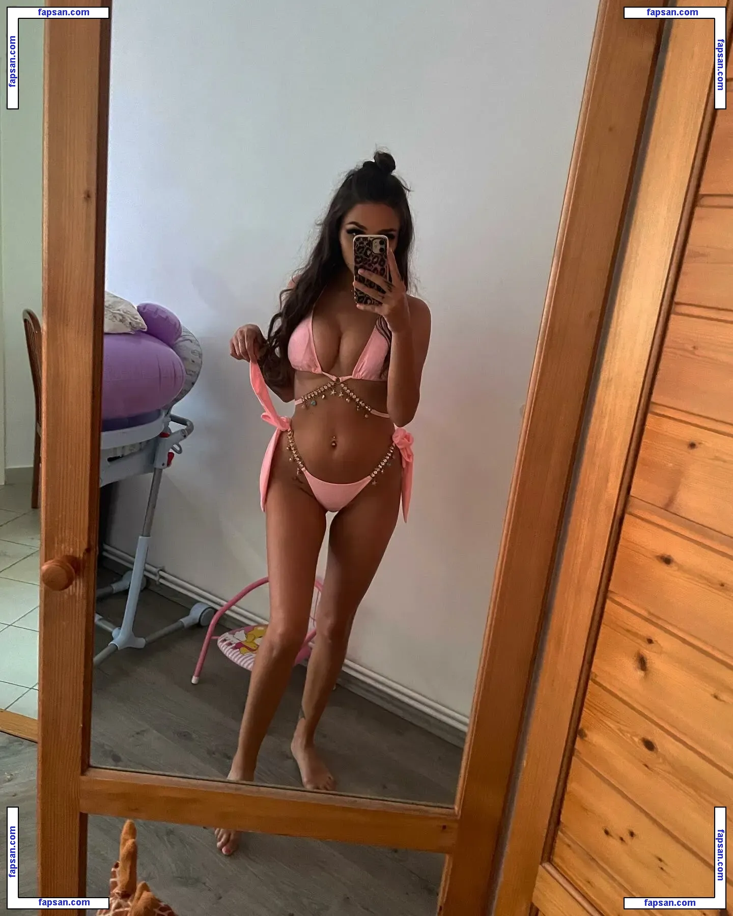 vajaikittii21 nude photo #0014 from OnlyFans