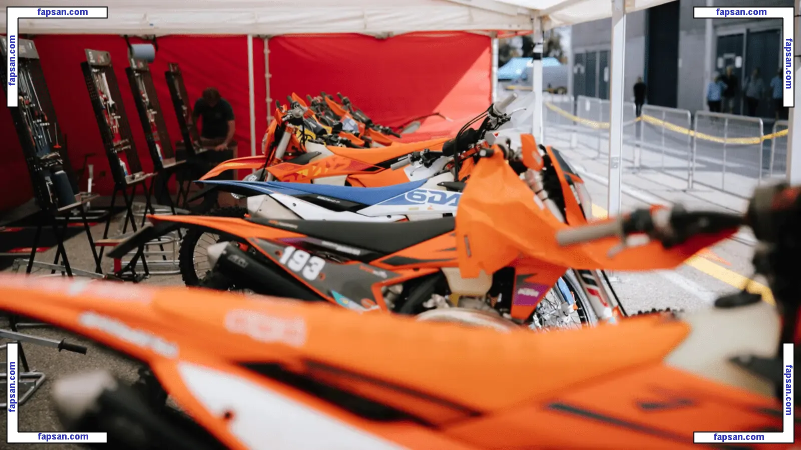 Val. Rossi голая фото #0003 с Онлифанс