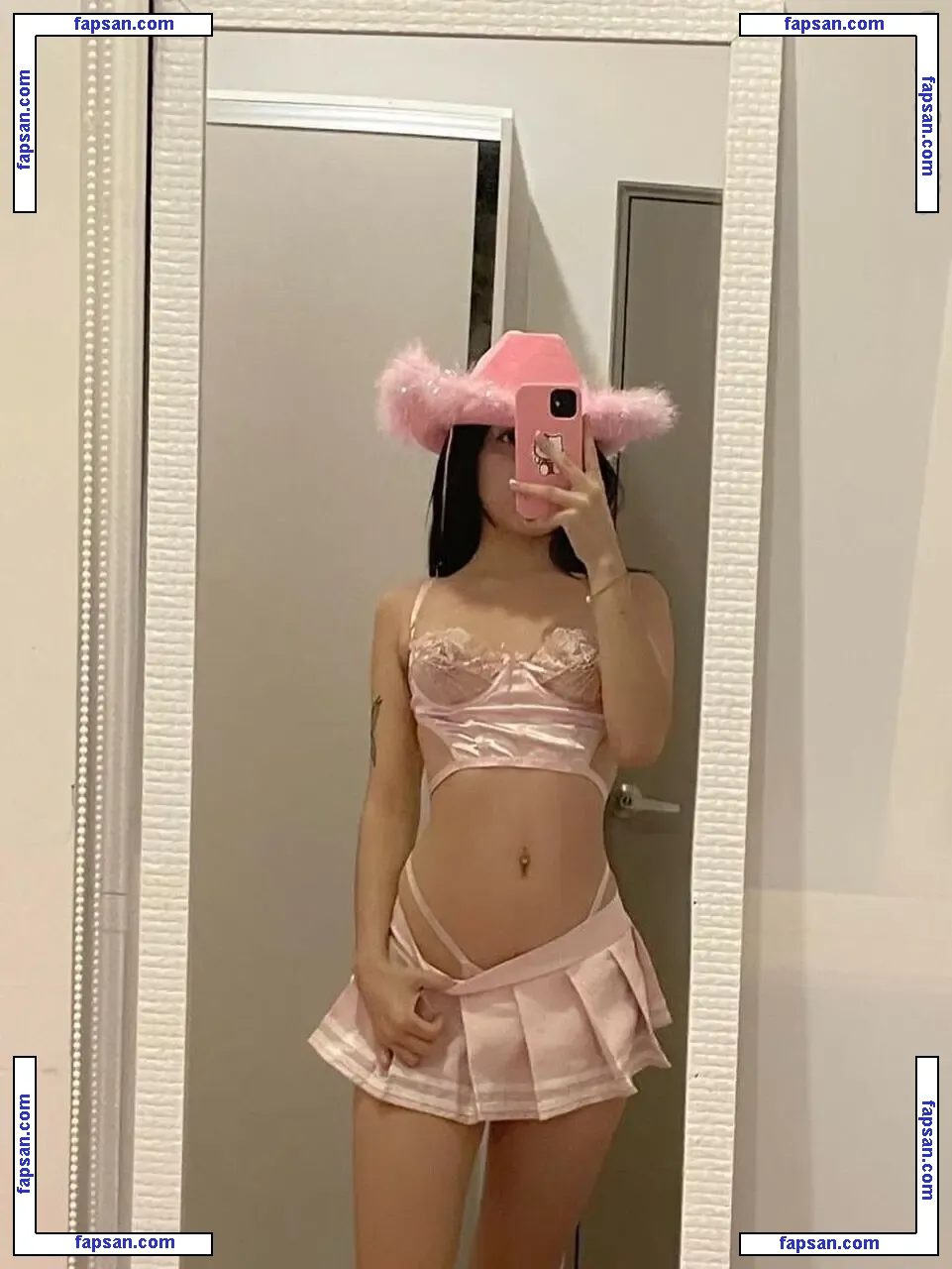 Valberriesmot nude photo #0007 from OnlyFans