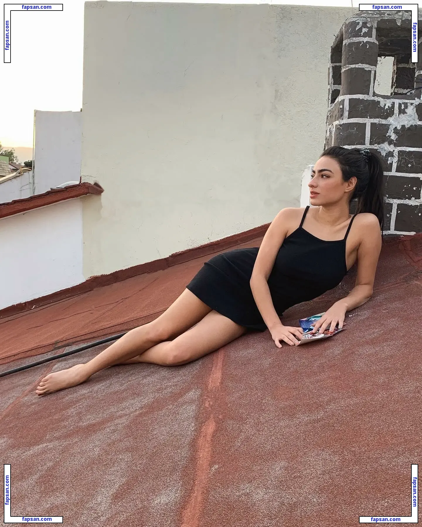 Valentina Buzzurro nude photo #0003 from OnlyFans