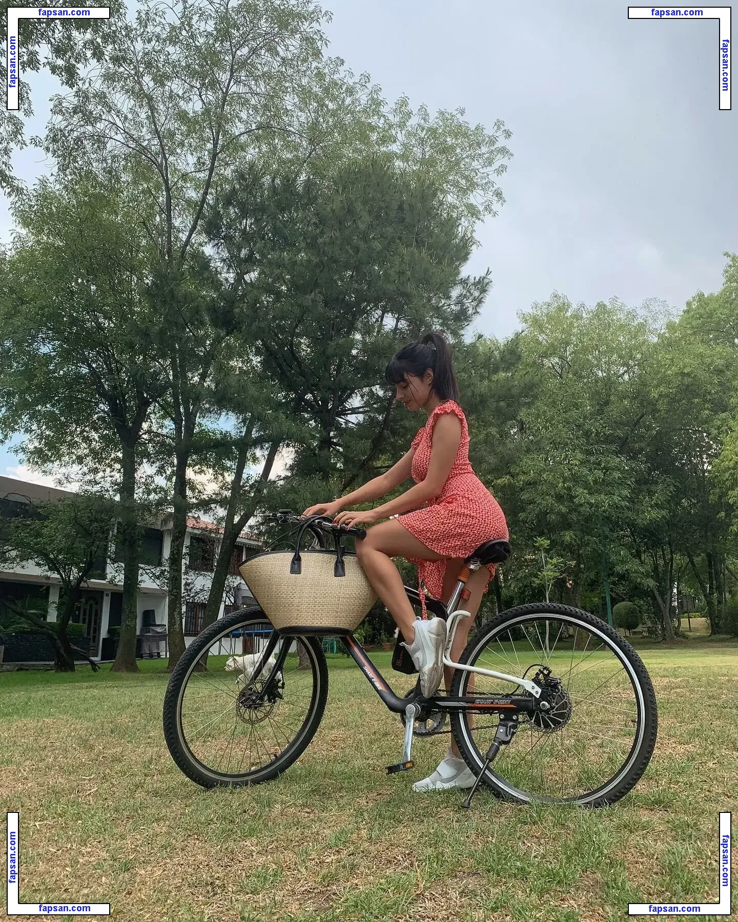 Valentina Buzzurro nude photo #0004 from OnlyFans