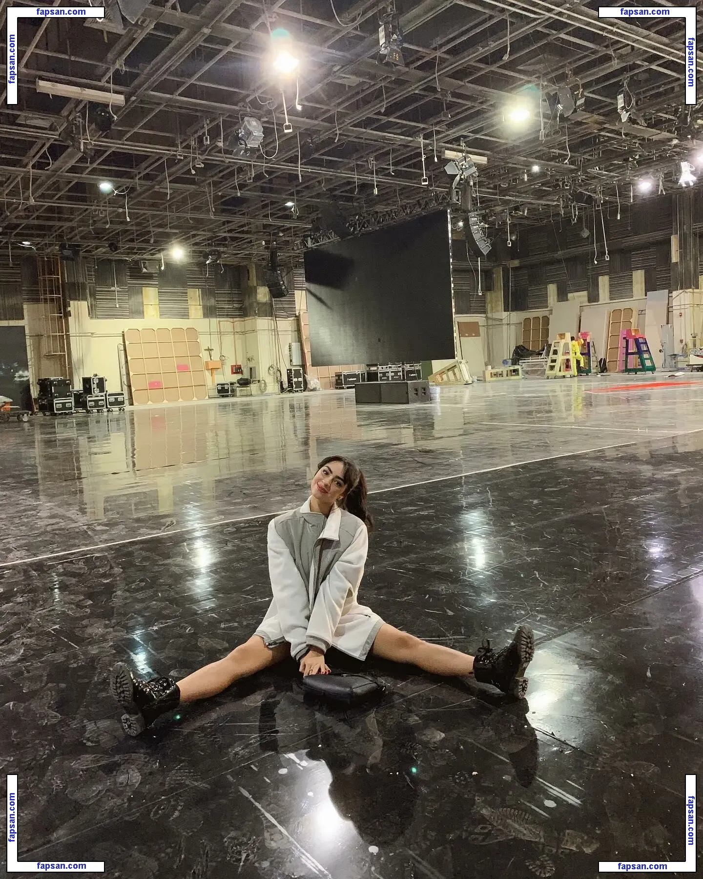 Valentina Buzzurro nude photo #0011 from OnlyFans