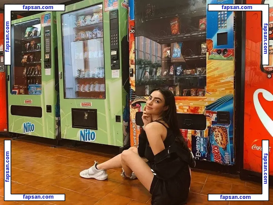 Valentina Buzzurro nude photo #0024 from OnlyFans