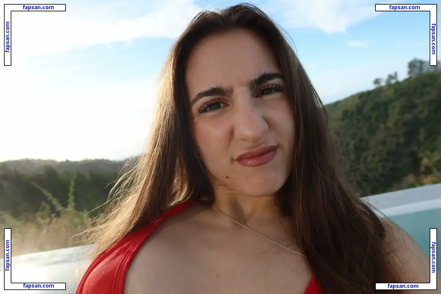 Valentina Toro Meneses голая фото #0003 с Онлифанс