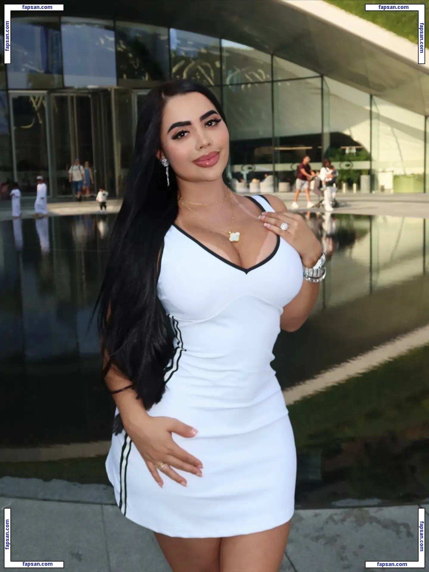 Valentina Zapata nude photo #0005 from OnlyFans