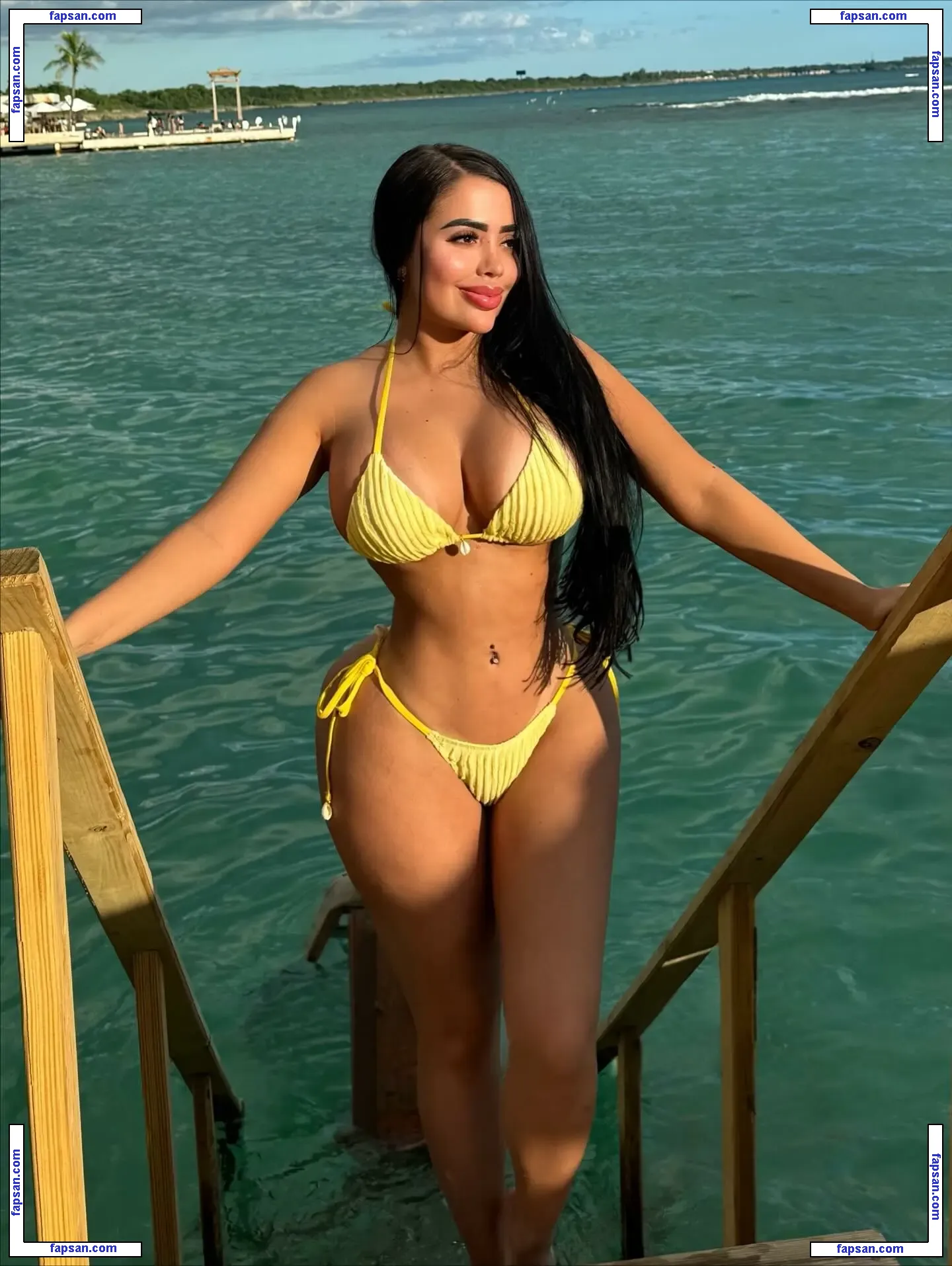 Valentina Zapata nude photo #0012 from OnlyFans