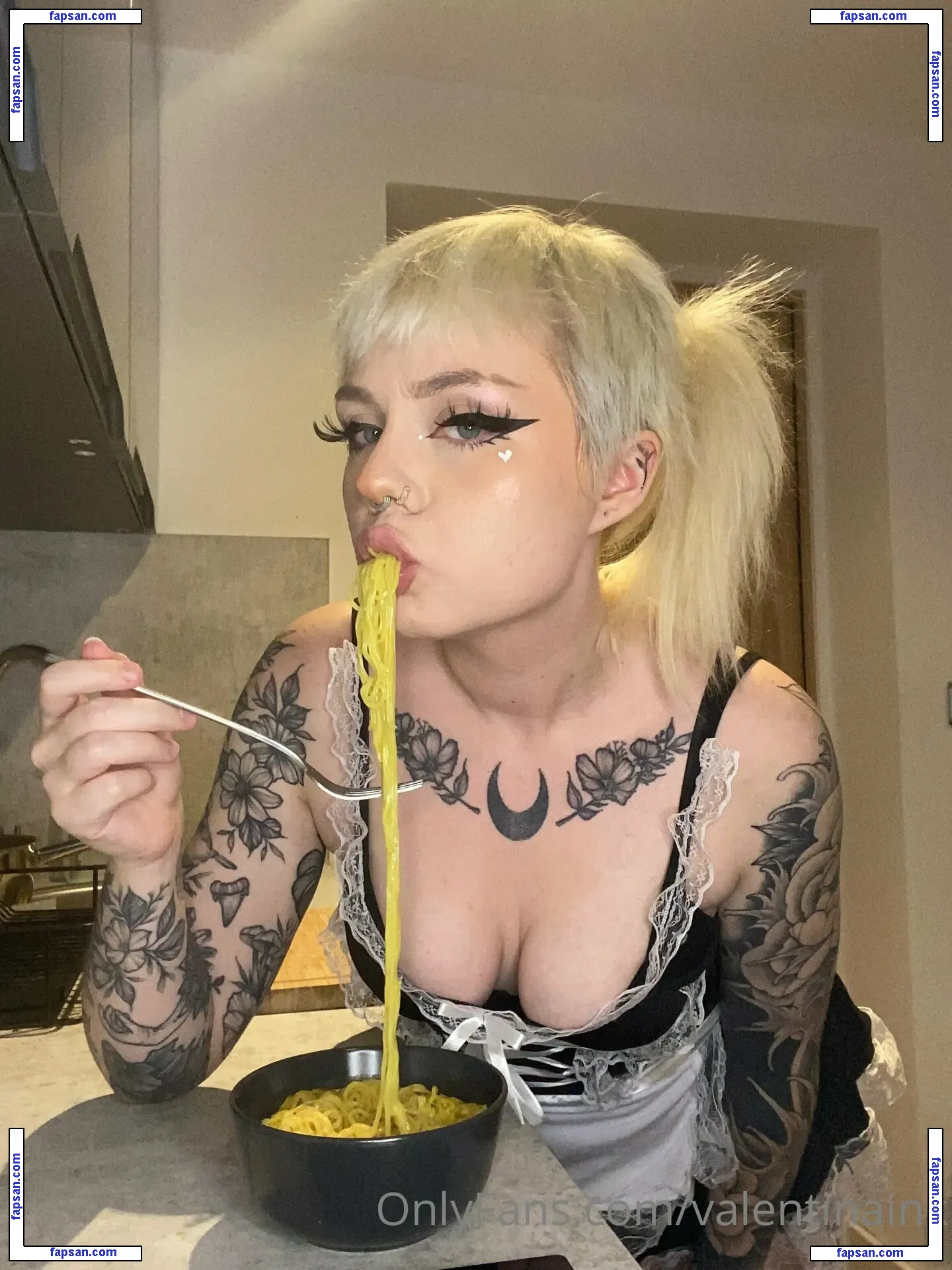 valentinaink nude photo #0010 from OnlyFans