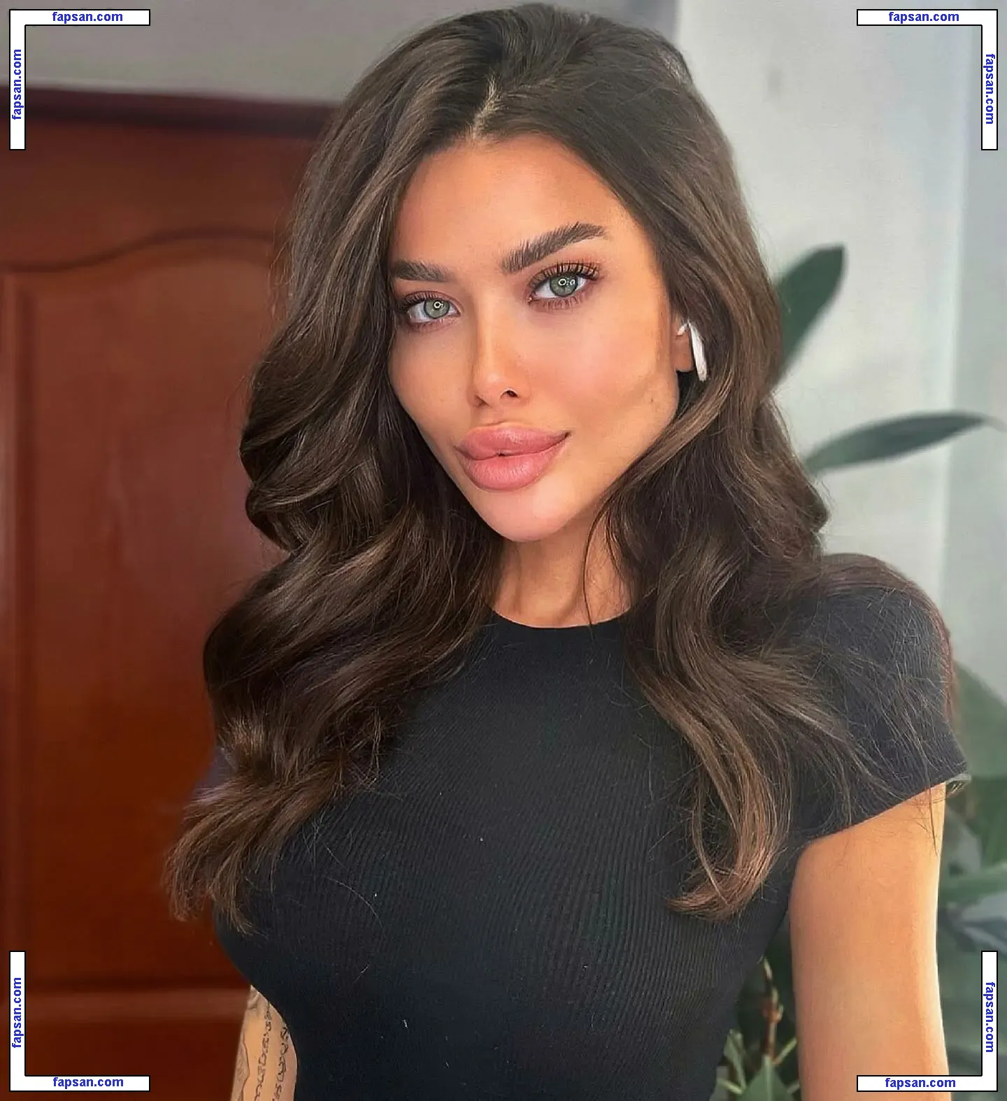 Valeria Kalinina nude photo #0006 from OnlyFans