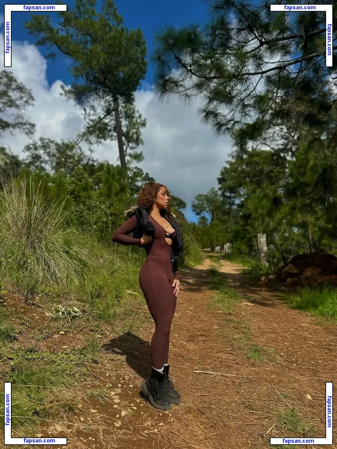 Valeria Madrigal nude photo #0012 from OnlyFans