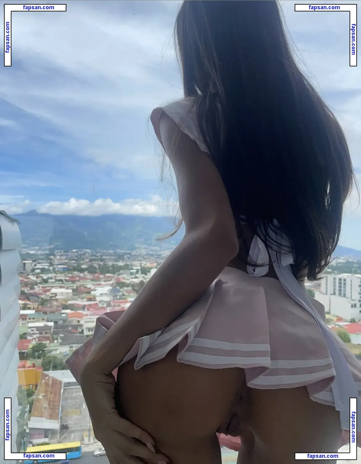 Valeriemoralesvv nude photo #0002 from OnlyFans