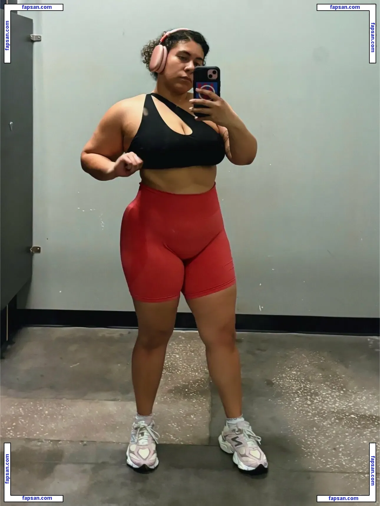 Valeriezun голая фото #0002 с Онлифанс