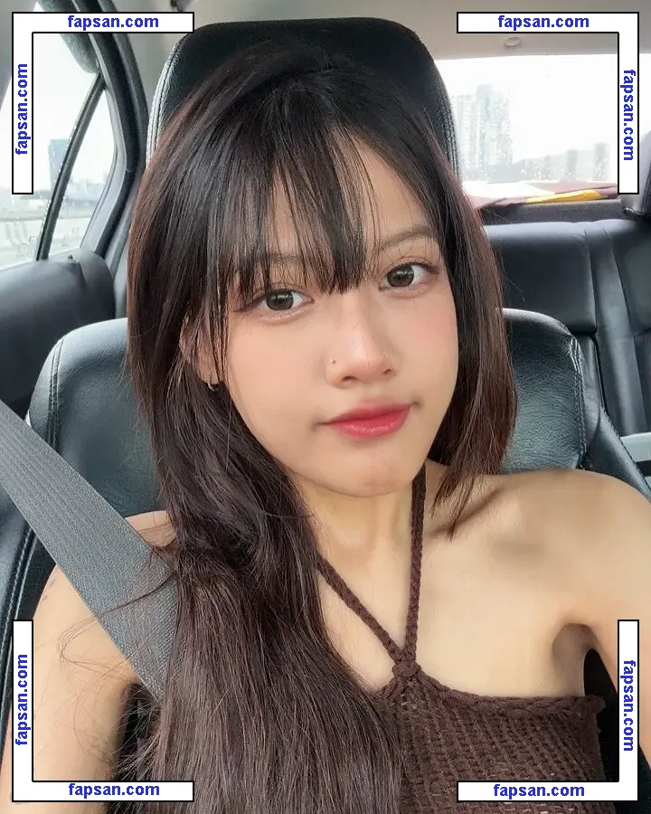 Valniez nude photo #0056 from OnlyFans