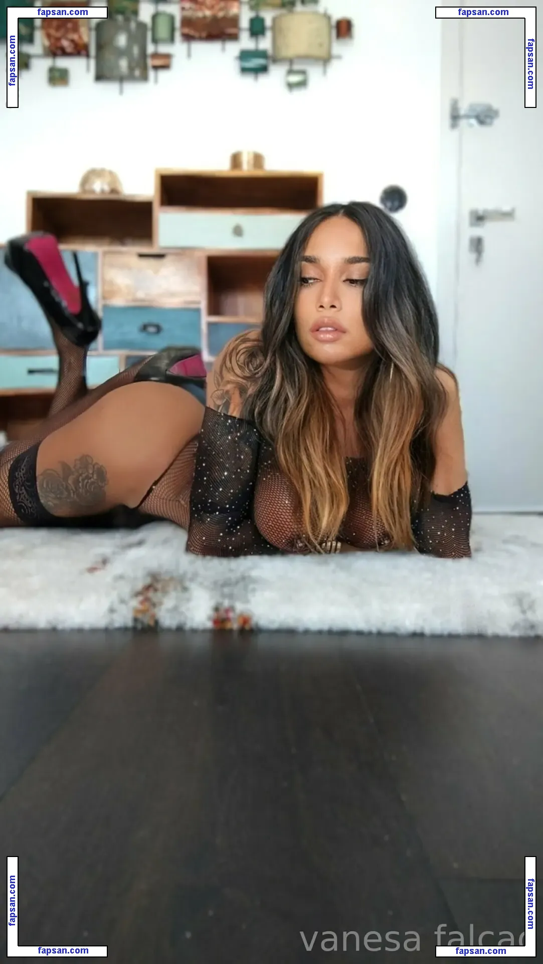 vanefalcao nude photo #0023 from OnlyFans