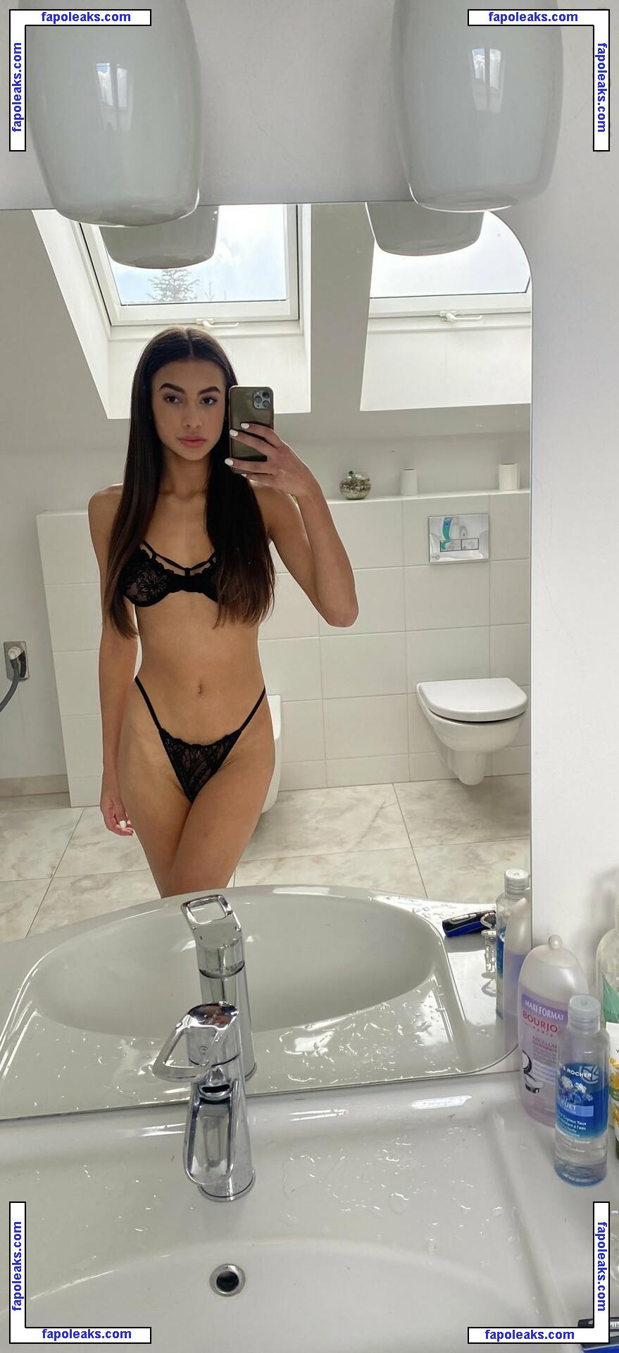 Vanessa Alessia / Vanesaalessia1 / vaneska.alesia / vanessa_alessia nude photo #0053 from OnlyFans