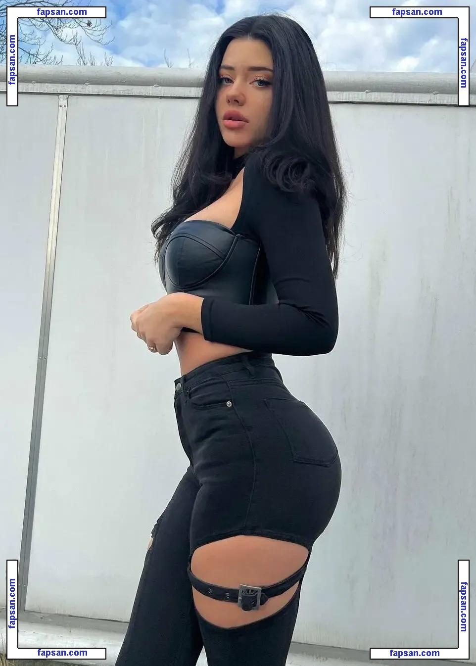 Vanessa Reinhard nude photo #0022 from OnlyFans