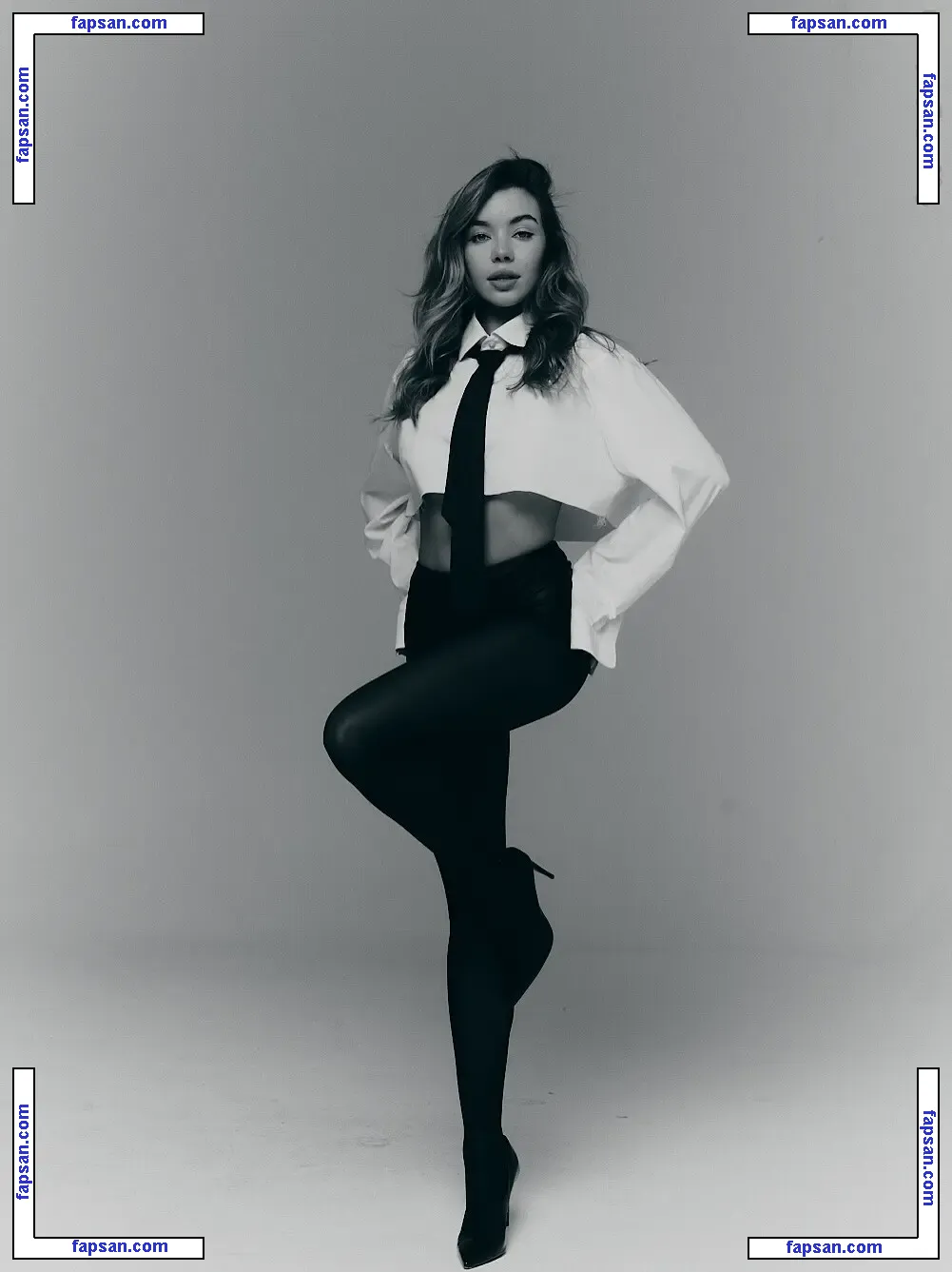 Vanessa Rojewska голая фото #0012 с Онлифанс